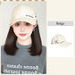 Perruca elegante de ombreiro con gorro de béisbol