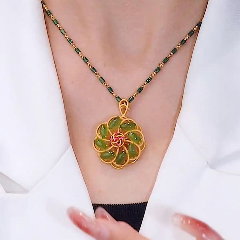 Lucky Flower Cat's Eye Stone Necklace